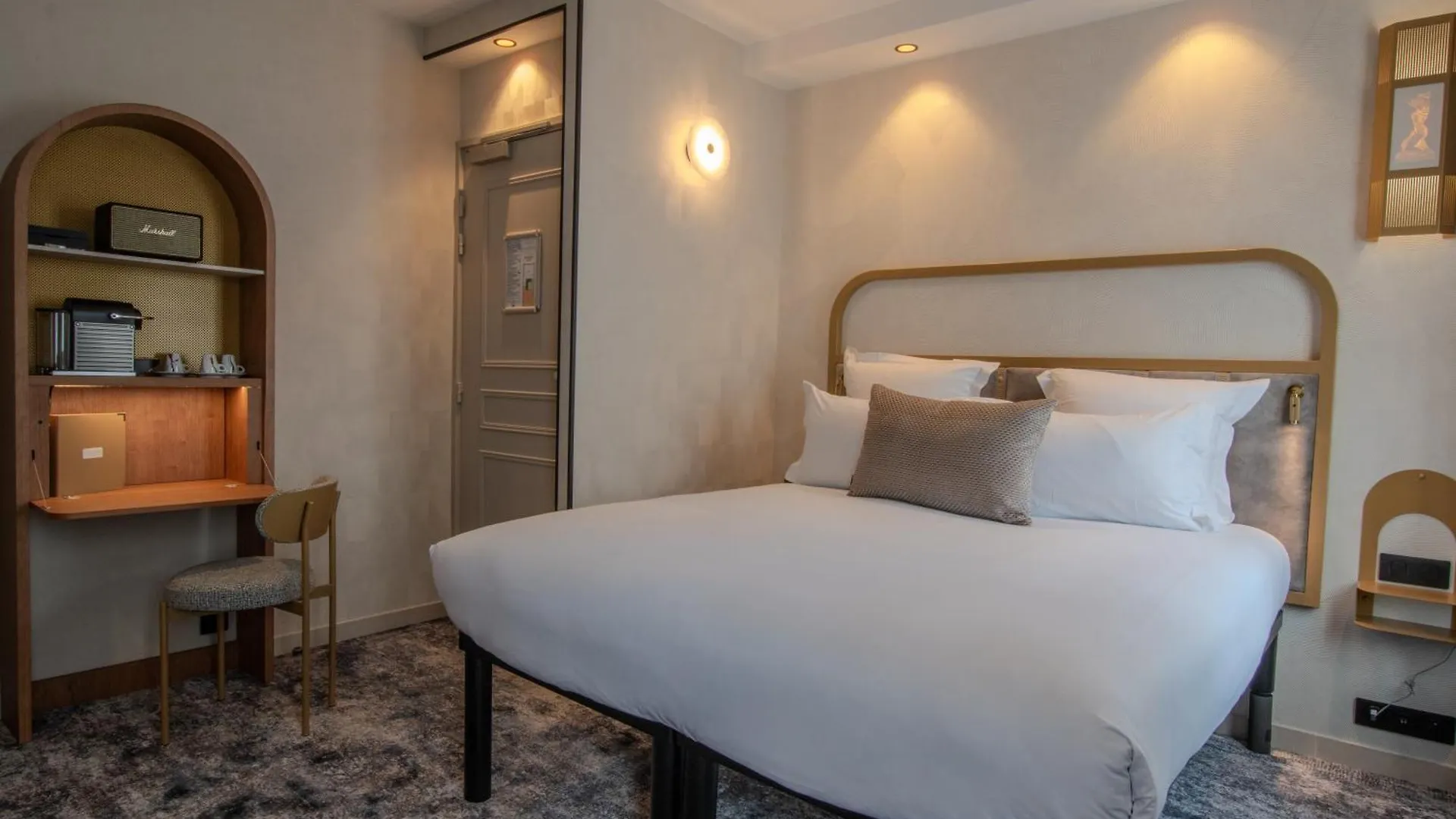 Du Cadran Hotel 4*