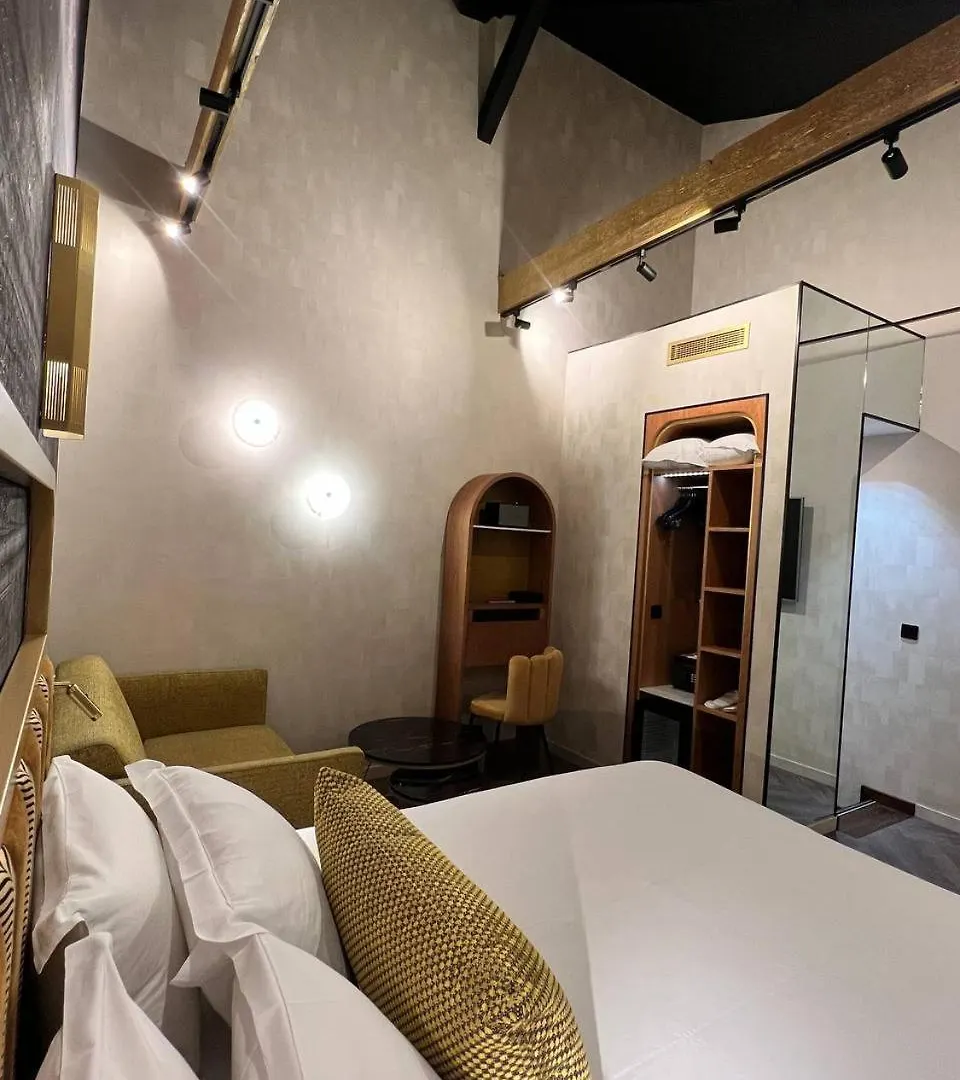 Du Cadran Hotel 4*